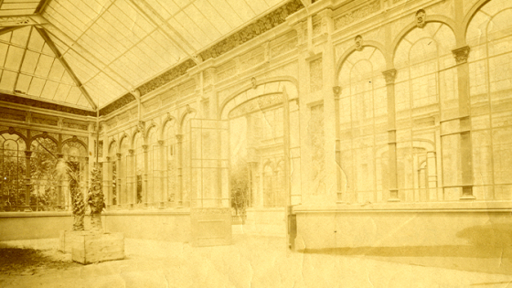 L’interior de l’Hivernacle de Josep Amargós i Samaranch, abans de la inauguració de l’Exposició Universal del 1888.