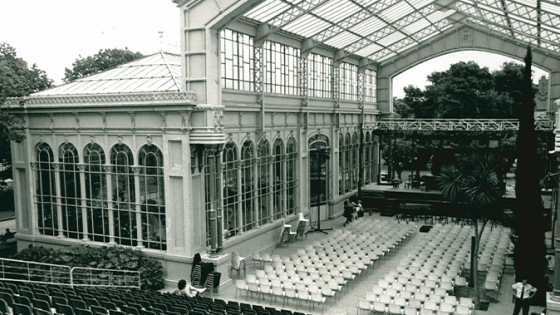 L’Hivernacle, preparat per acollir concert d’Enric Hernáez, al Festival Grec de a l’agost del 1989. 